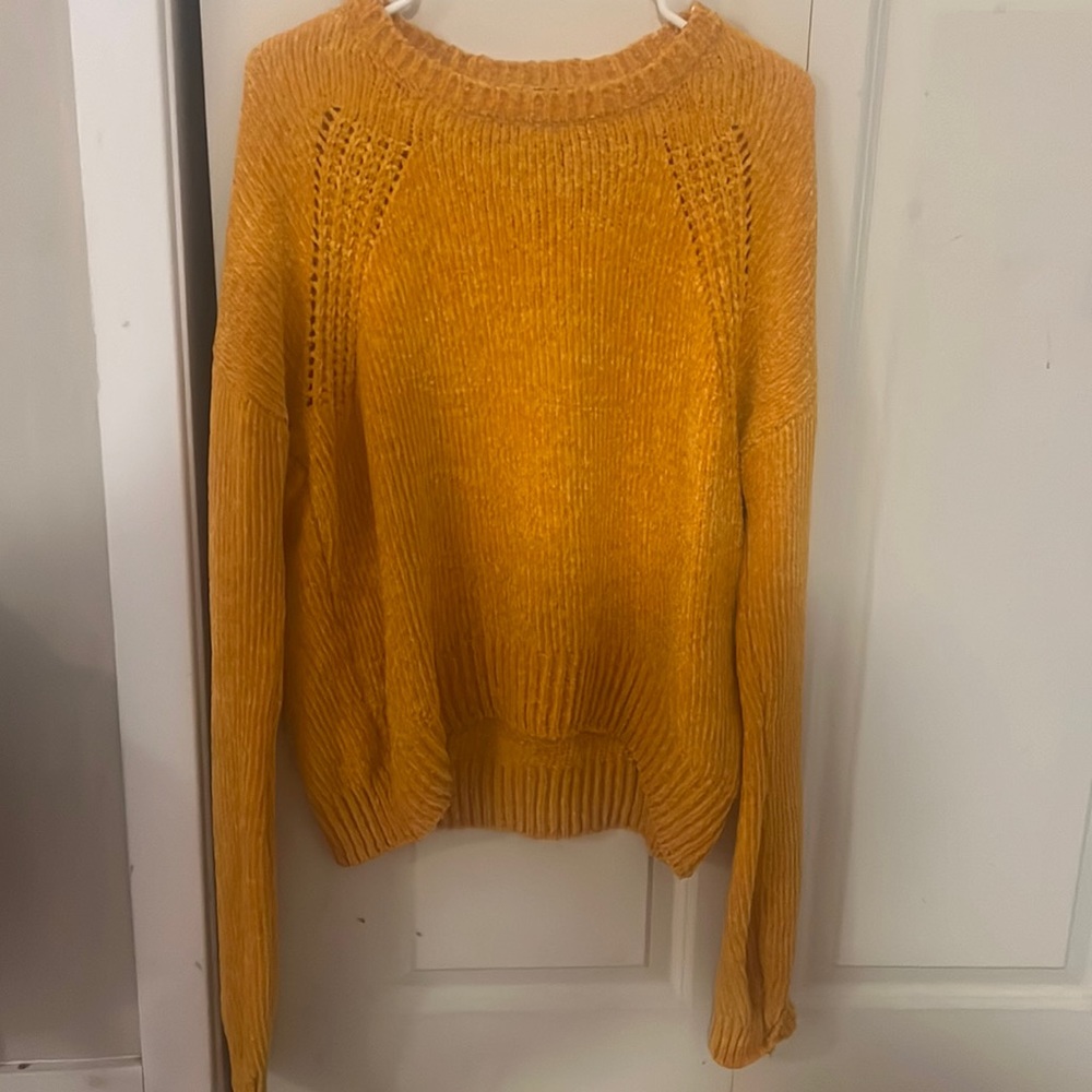 LONG SLEEVE THICK CHARLOTTE RUSSE SWEATER🥵